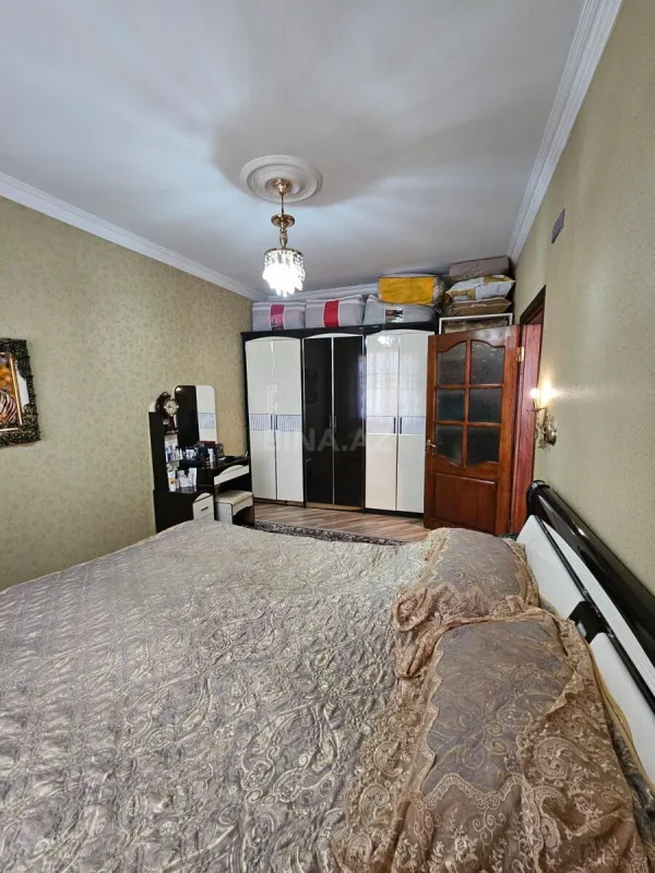 Satılır 5 otaqlı mənzil 110 m²