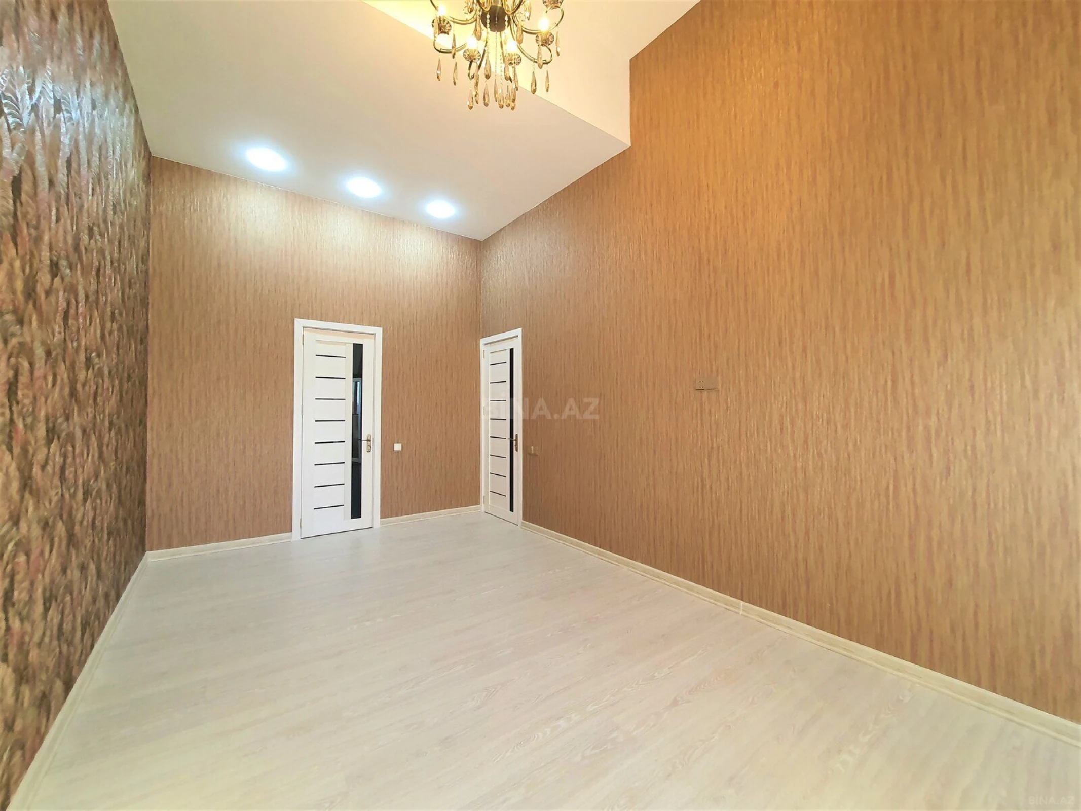 Satılır 3 otaqlı mənzil 134 m²