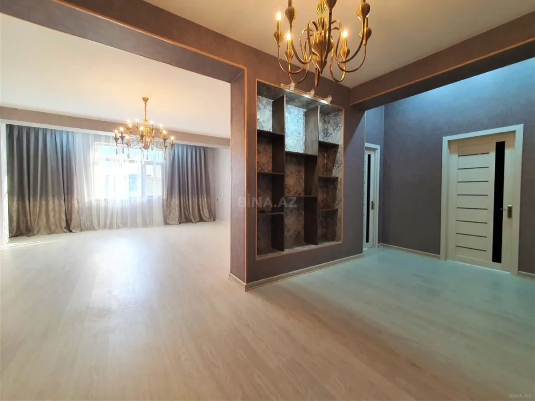 Satılır 3 otaqlı mənzil 134 m²