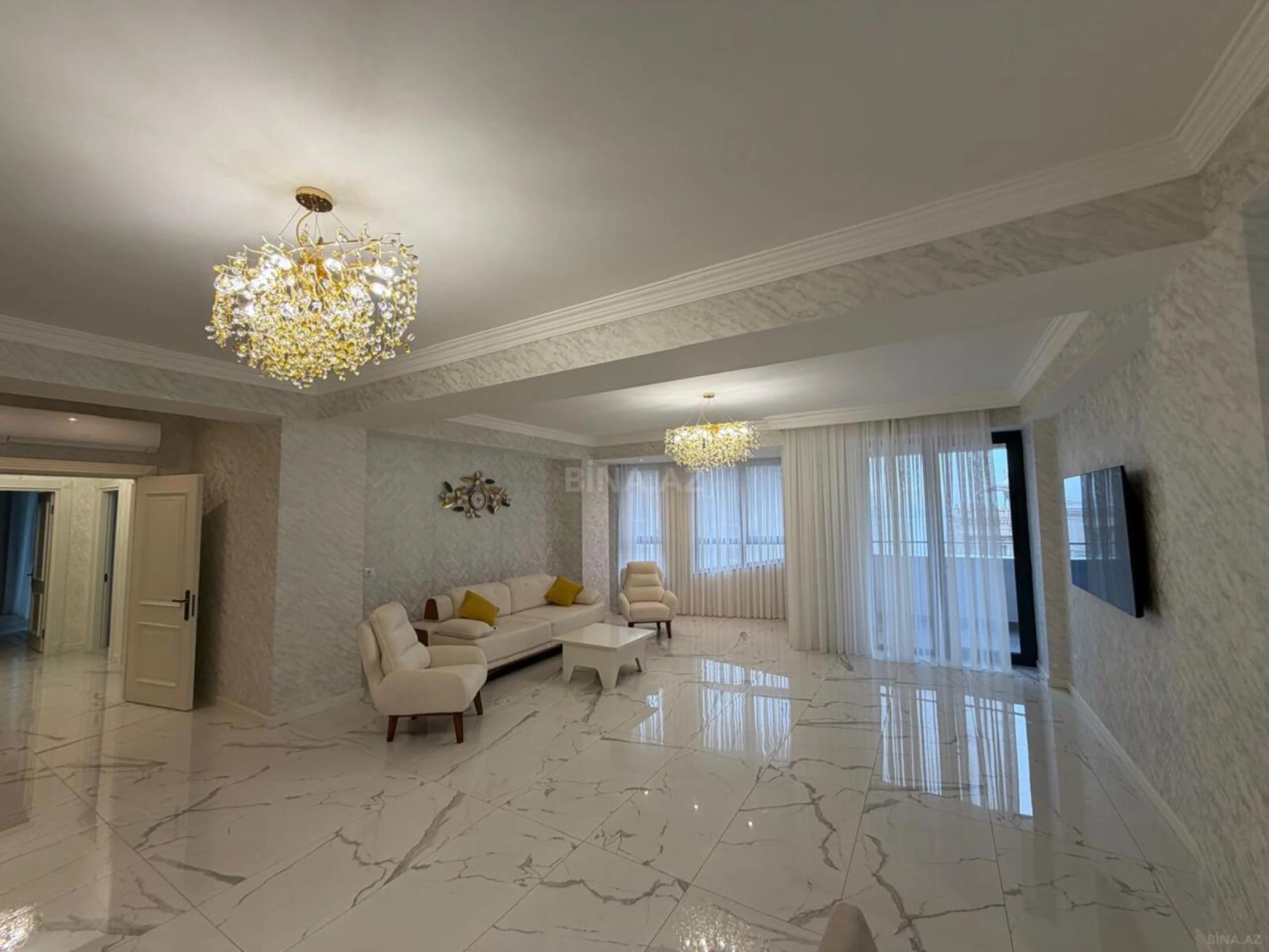Kirayə verilir 4 otaqlı mənzil 170 m²