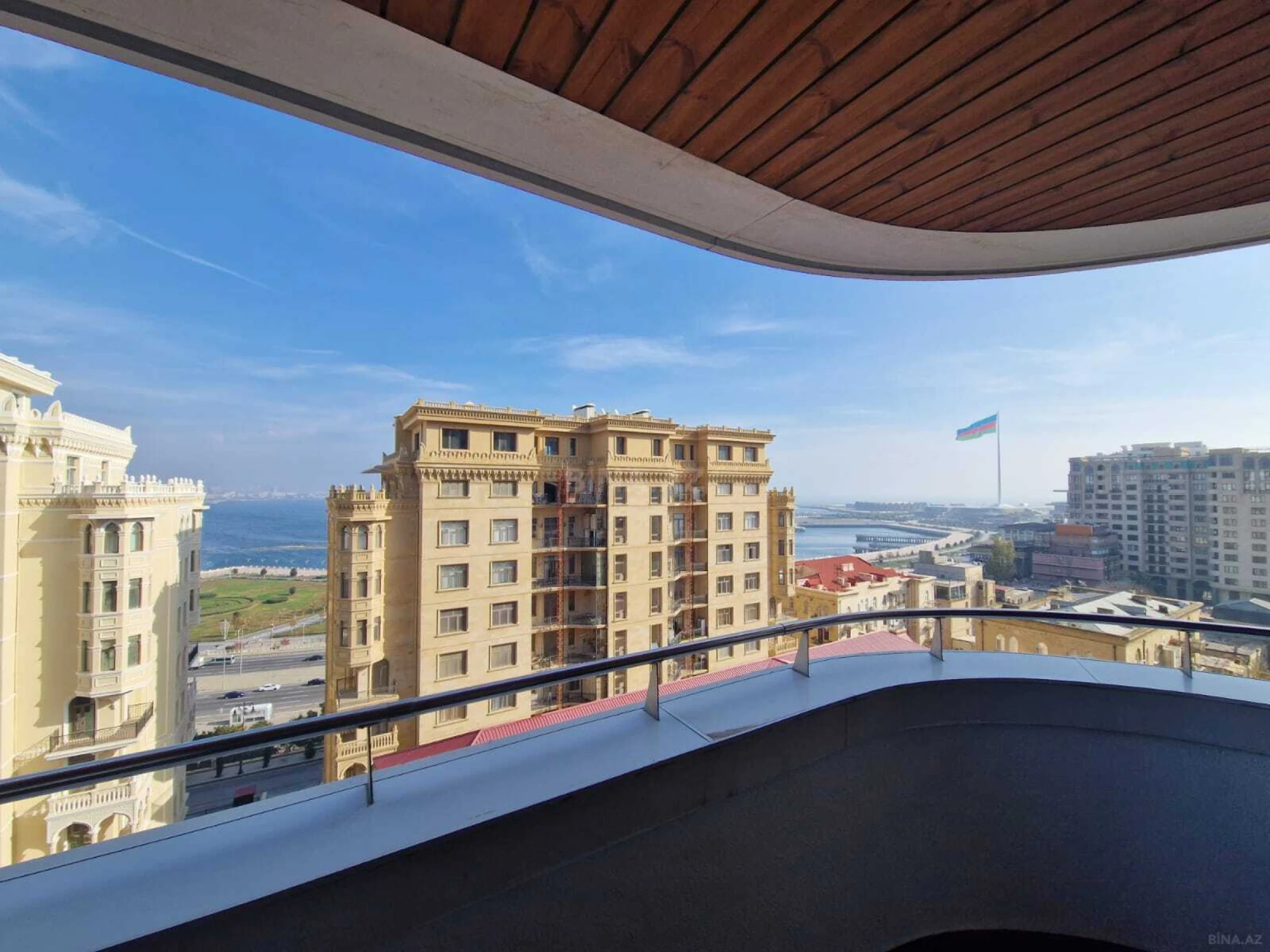 Kirayə verilir 4 otaqlı mənzil 170 m²