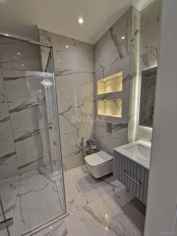 Kirayə verilir 4 otaqlı mənzil 170 m²