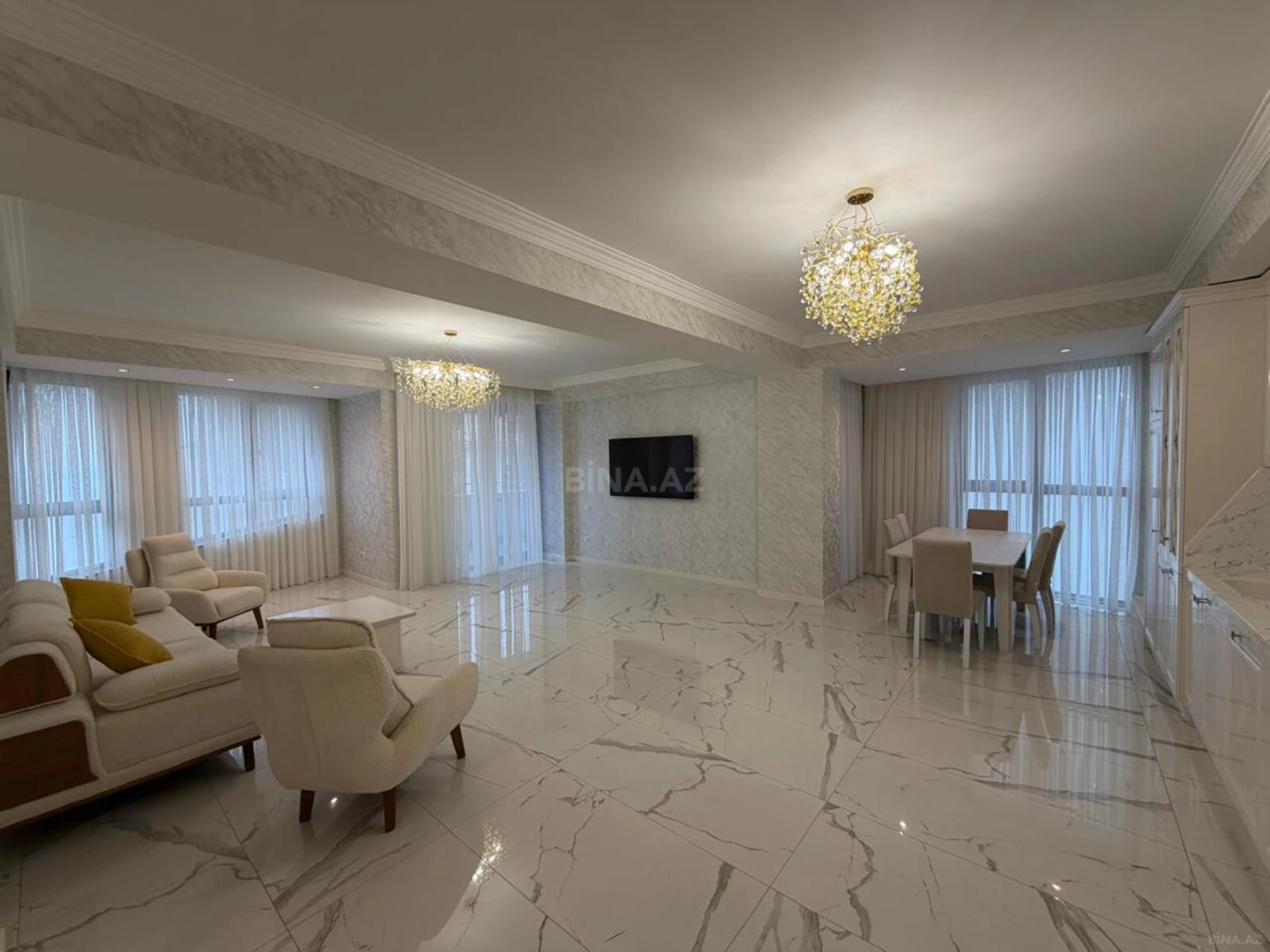 Kirayə verilir 4 otaqlı mənzil 170 m²