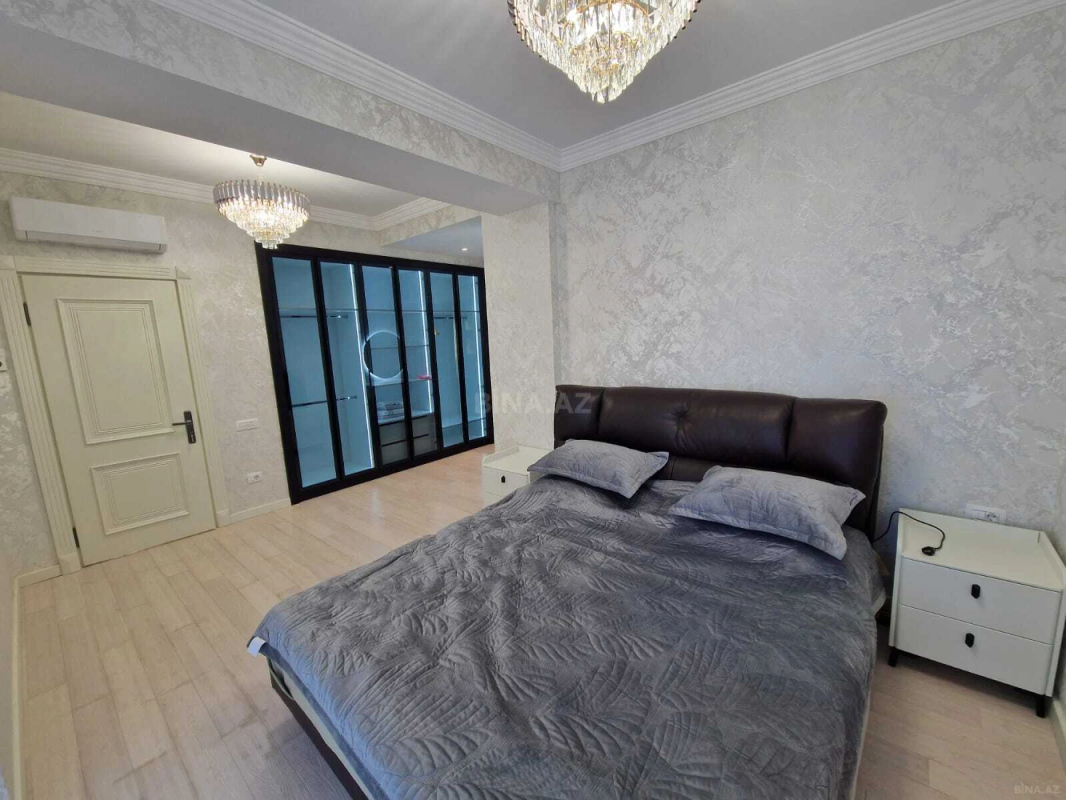 Kirayə verilir 4 otaqlı mənzil 170 m²