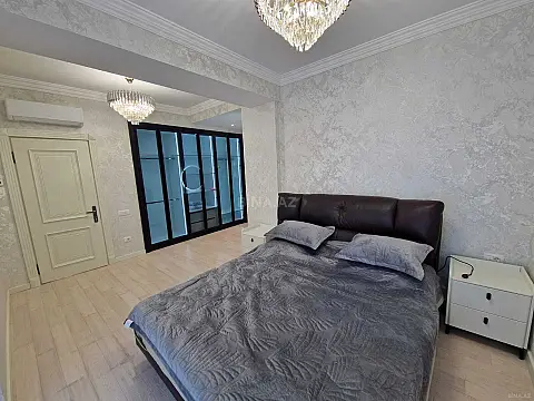 Kirayə verilir 4 otaqlı mənzil 170 m²