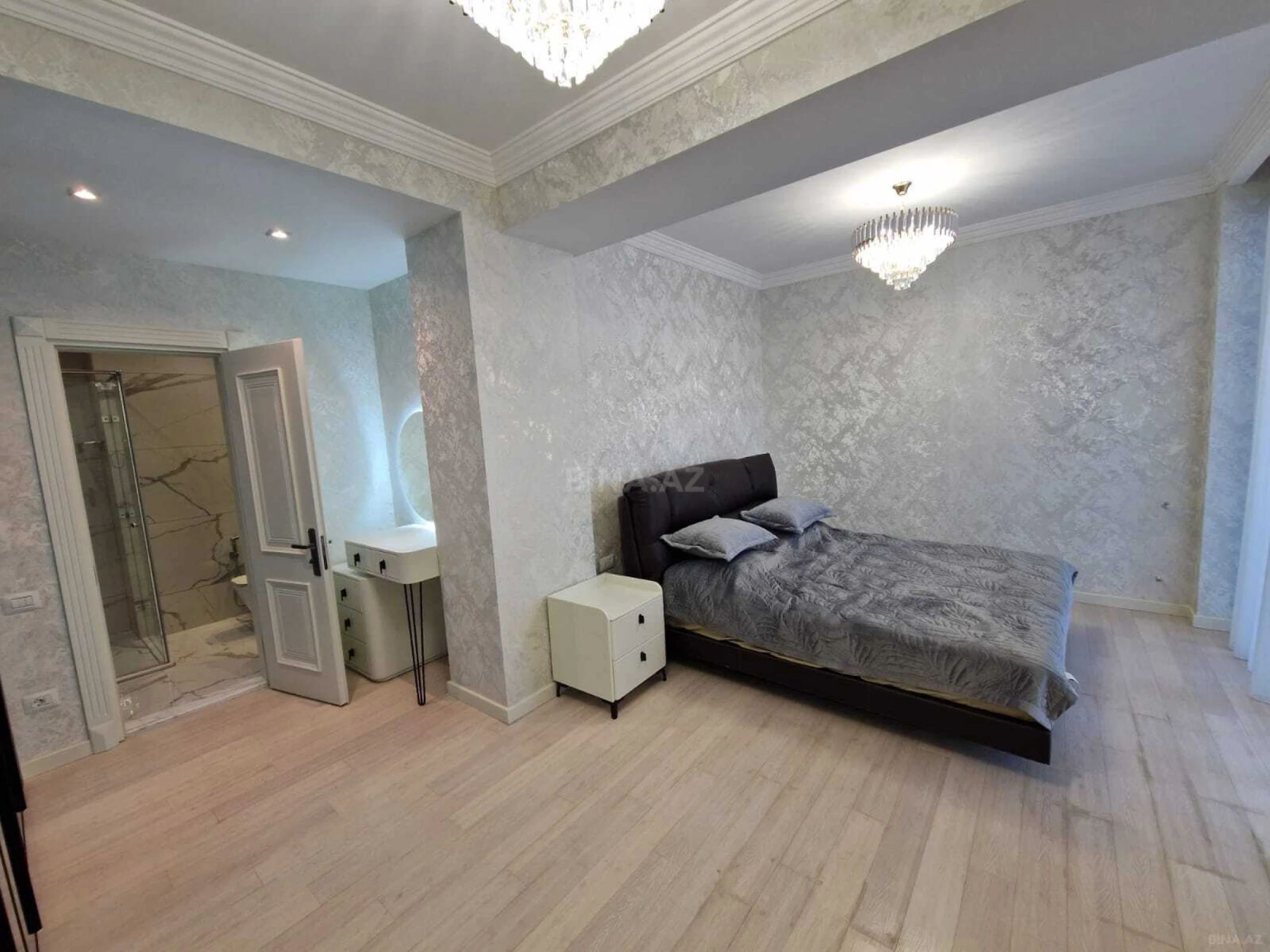 Kirayə verilir 4 otaqlı mənzil 170 m²