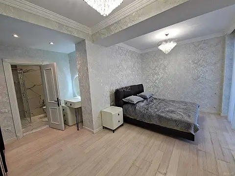 Kirayə verilir 4 otaqlı mənzil 170 m²