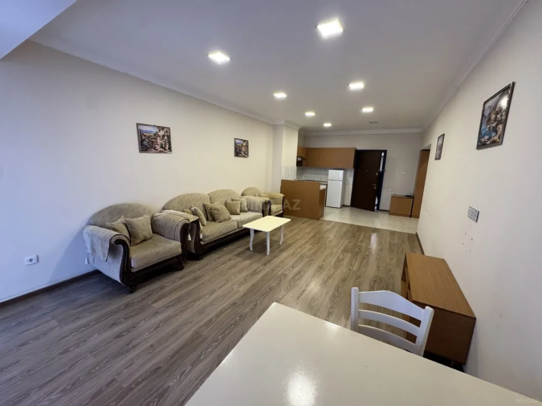 Kirayə verilir 2 otaqlı mənzil 78 m²