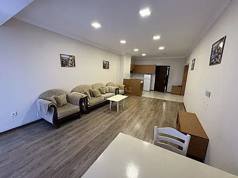 Kirayə verilir 2 otaqlı mənzil 78 m²