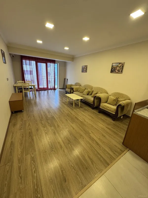 Kirayə verilir 2 otaqlı mənzil 78 m²