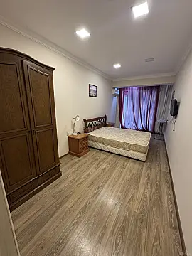 Kirayə verilir 2 otaqlı mənzil 78 m²
