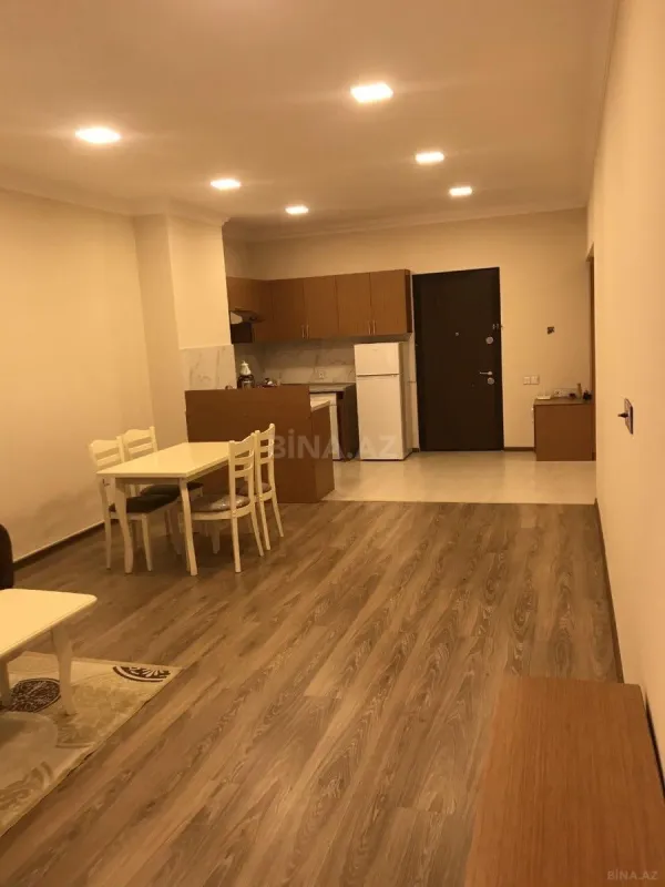 Kirayə verilir 2 otaqlı mənzil 78 m²