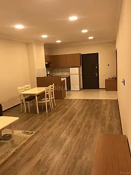 Kirayə verilir 2 otaqlı mənzil 78 m²