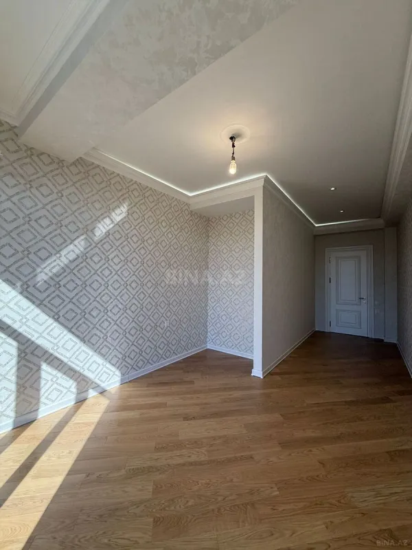 Satılır 3 otaqlı mənzil 152 m²