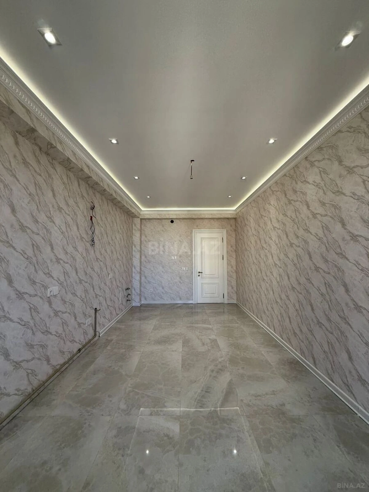 Satılır 3 otaqlı mənzil 152 m²