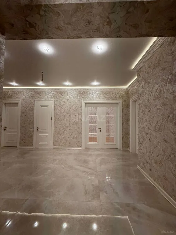 Satılır 3 otaqlı mənzil 152 m²