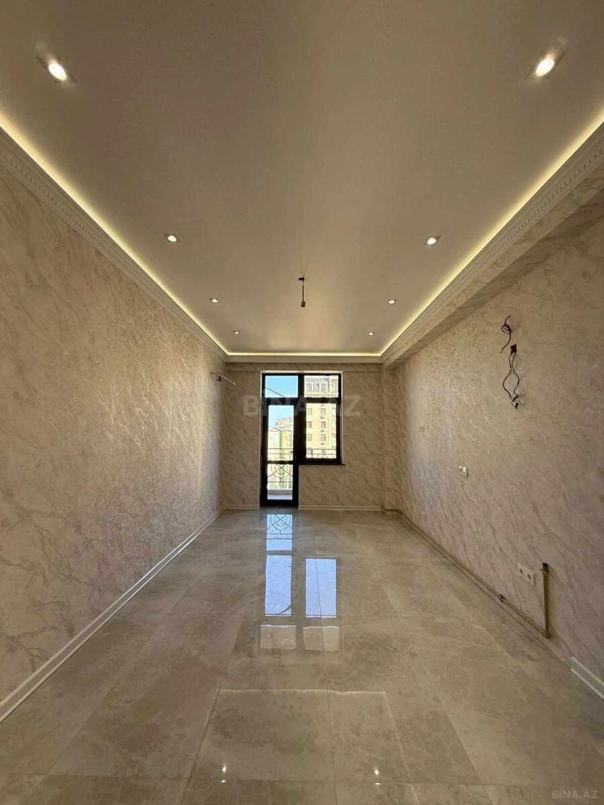 Satılır 3 otaqlı mənzil 152 m²