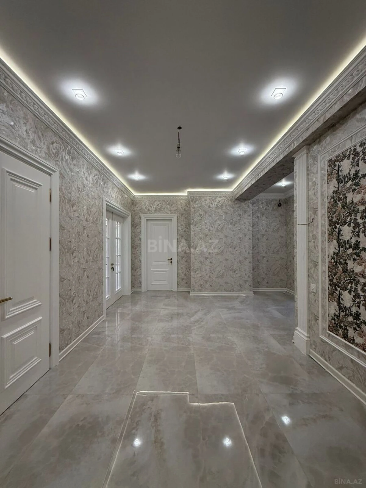 Satılır 3 otaqlı mənzil 152 m²