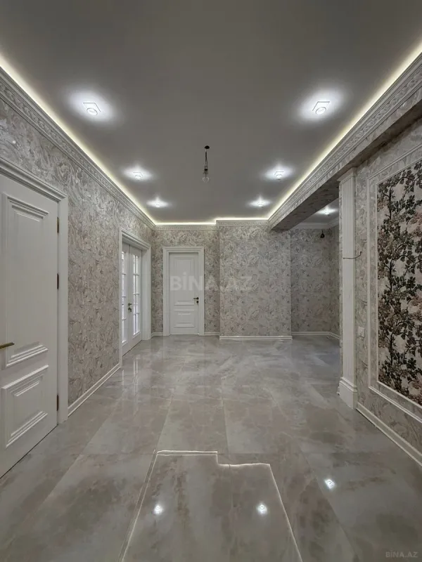 Satılır 3 otaqlı mənzil 152 m²