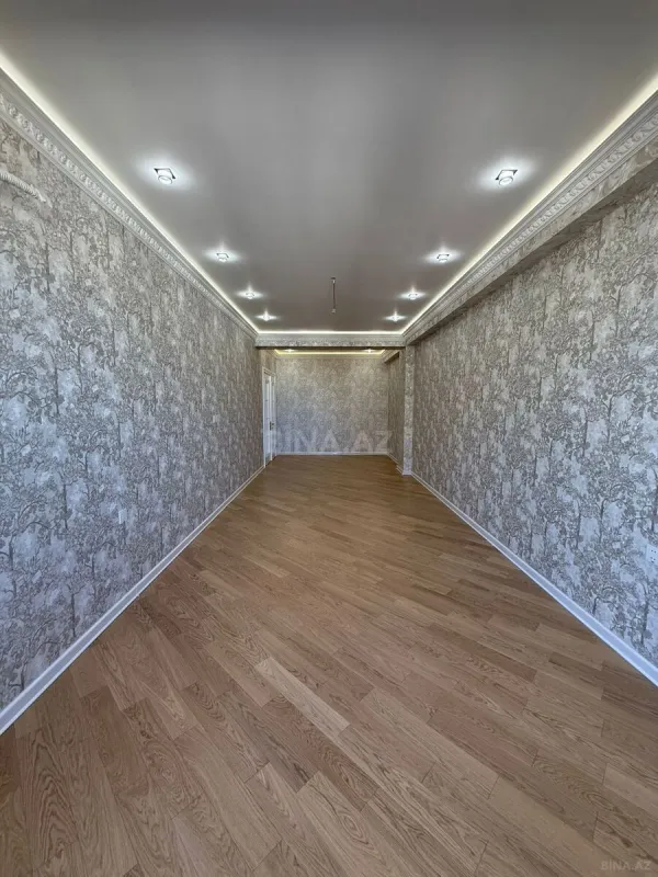 Satılır 3 otaqlı mənzil 152 m²