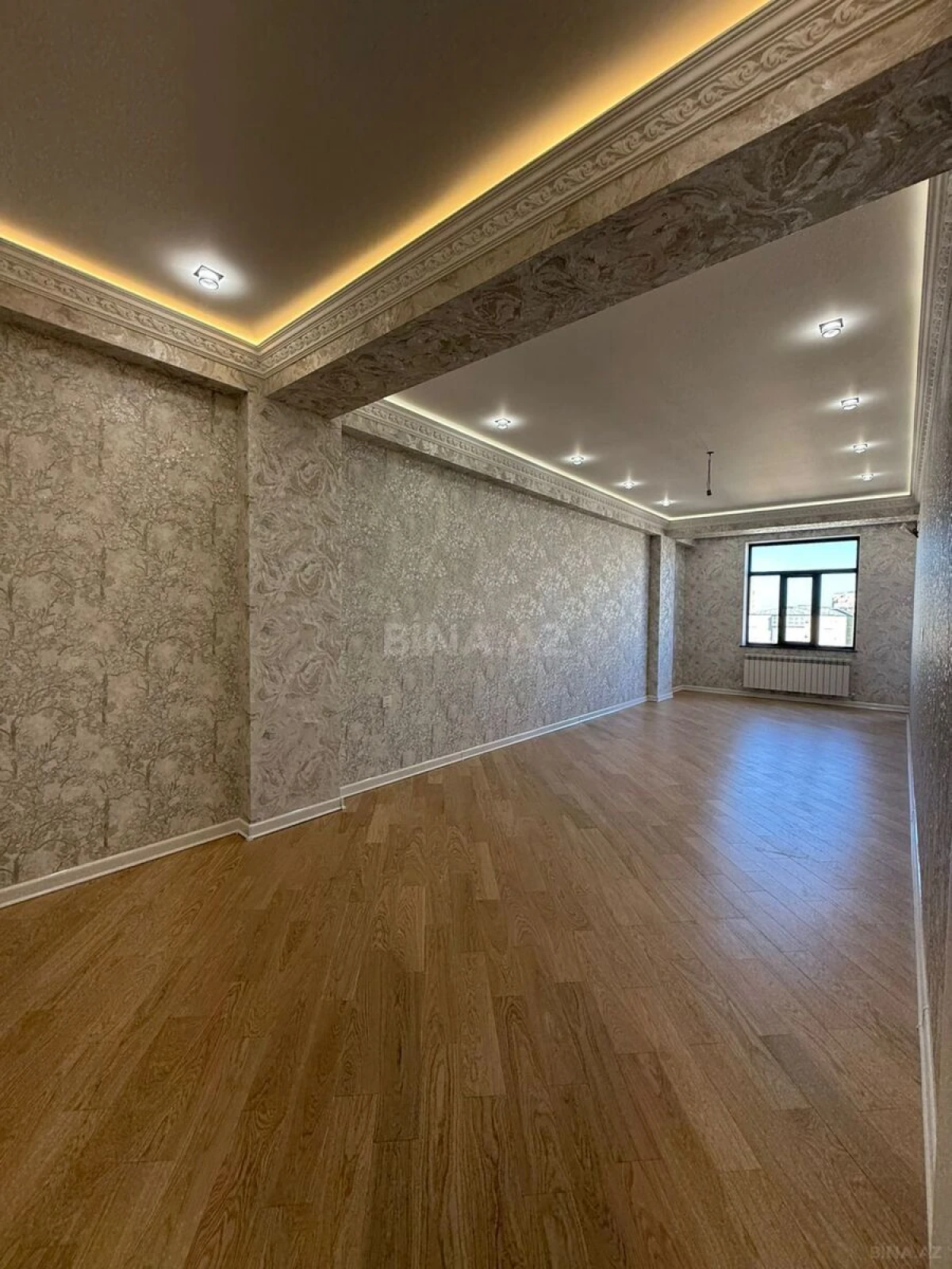 Satılır 3 otaqlı mənzil 152 m²