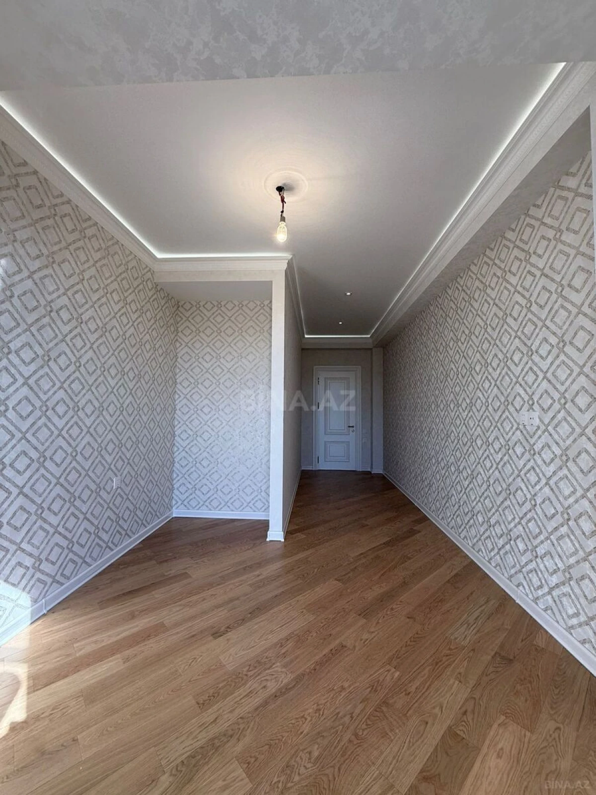 Satılır 3 otaqlı mənzil 152 m²