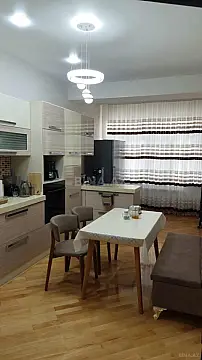 Satılır 3 otaqlı mənzil 117 m²
