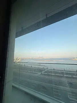 Satılır 4 otaqlı mənzil 262.7 m²