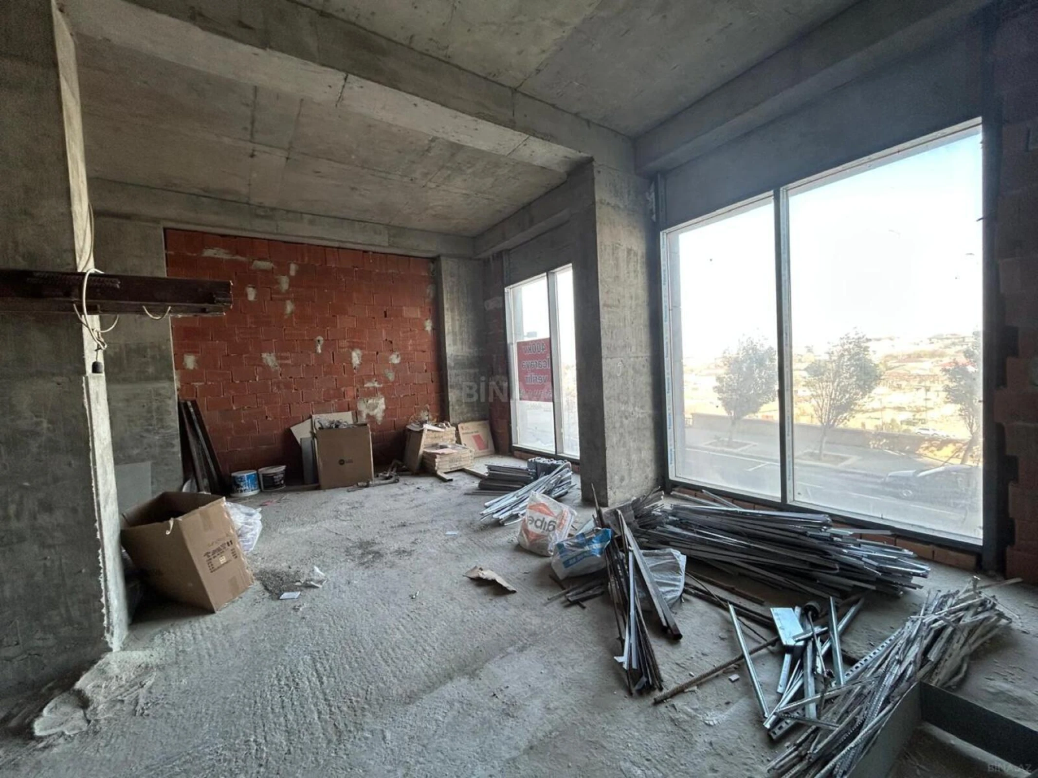 Satılır obyekt 410 m²