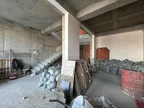 Satılır obyekt 410 m²