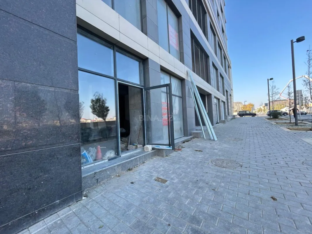 Satılır obyekt 410 m²