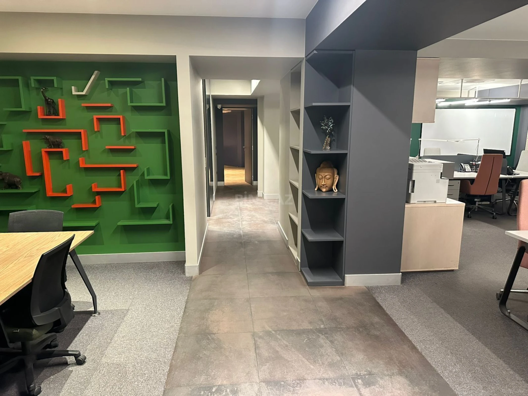 Satılır 4 otaqlı ofis 268 m²