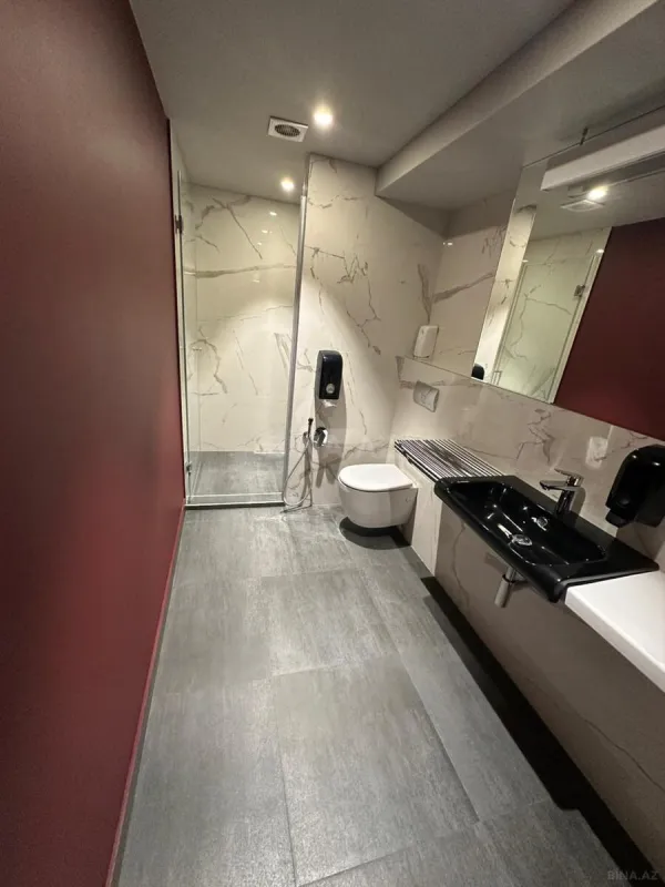 Satılır 4 otaqlı ofis 268 m²