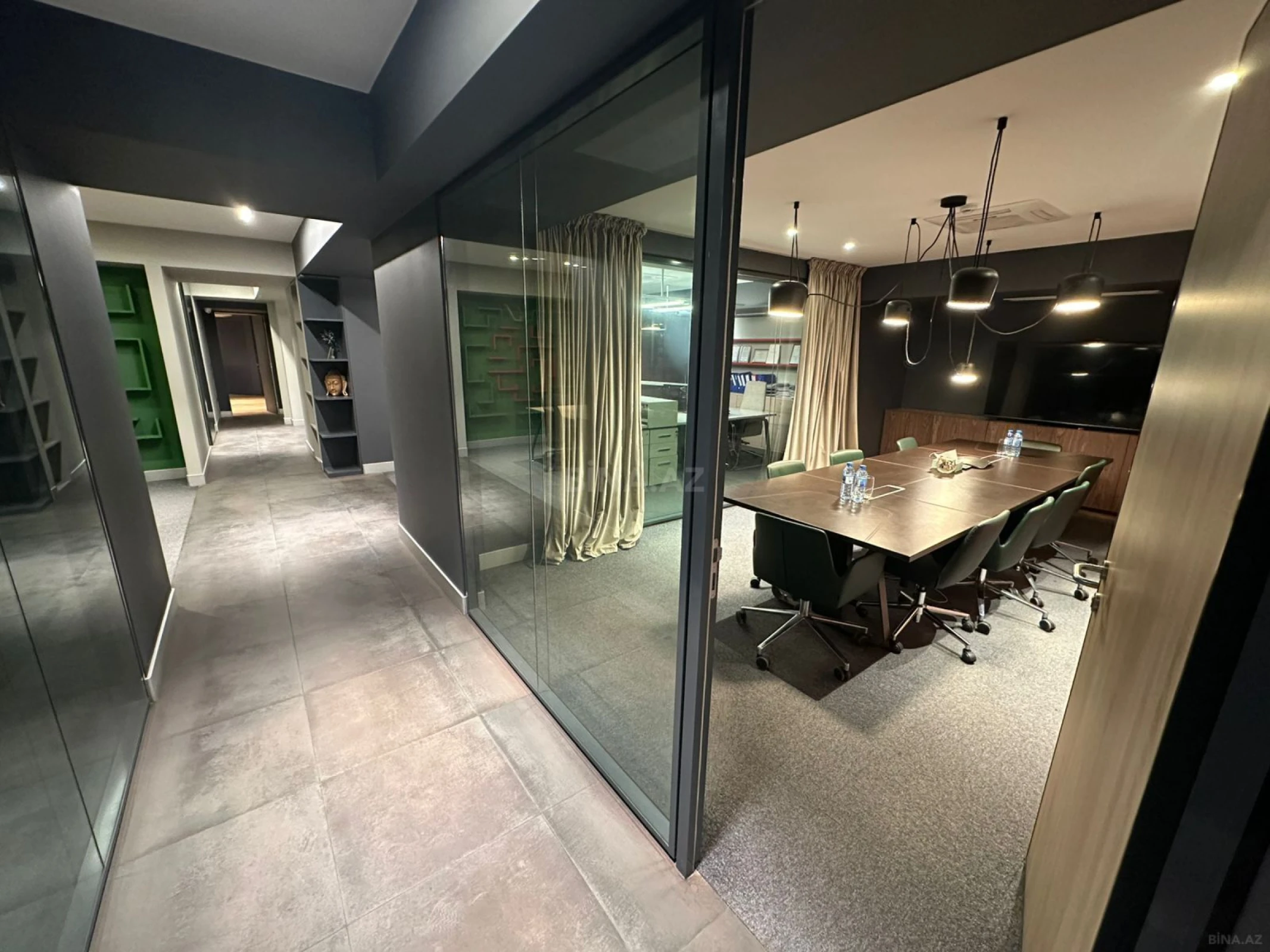 Satılır 4 otaqlı ofis 268 m²