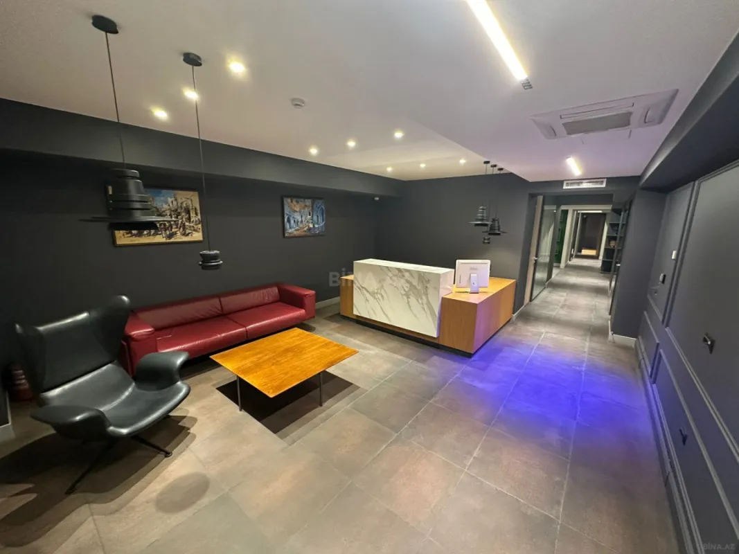 Satılır 4 otaqlı ofis 268 m²