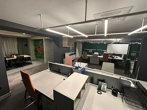 Satılır 4 otaqlı ofis 268 m²