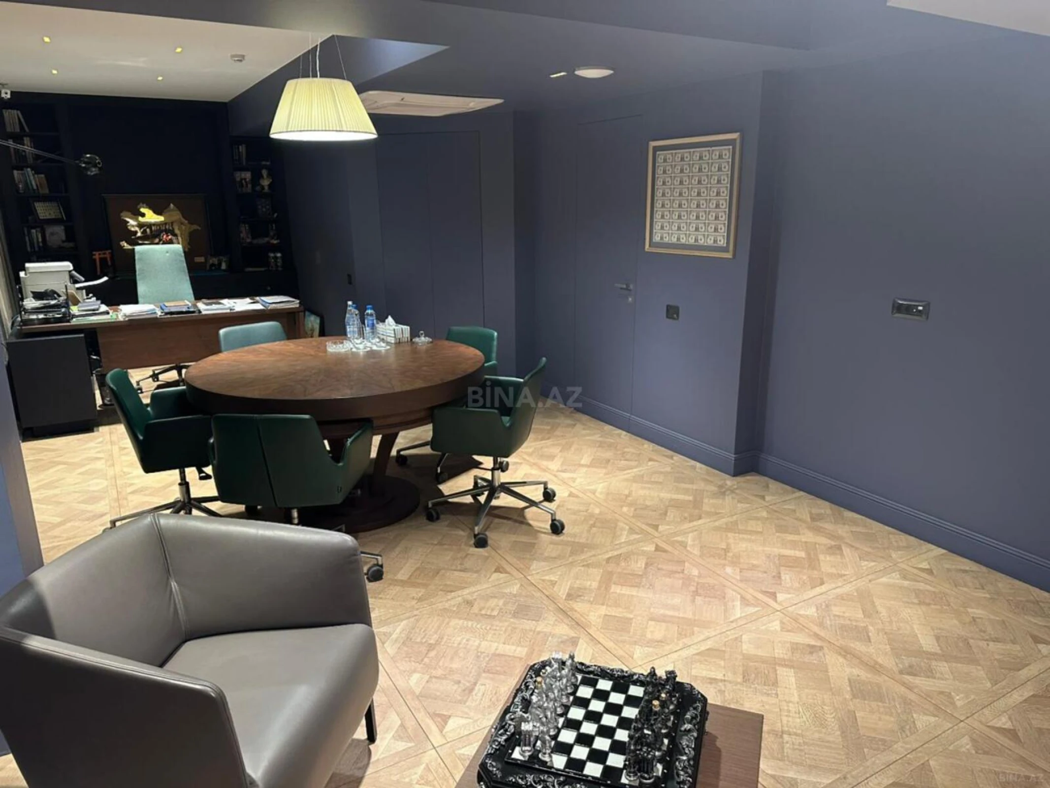 Satılır 4 otaqlı ofis 268 m²