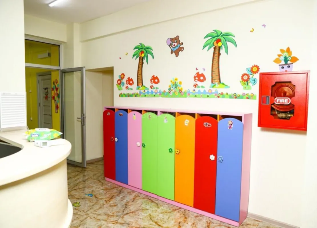 Satılır obyekt 425 m²