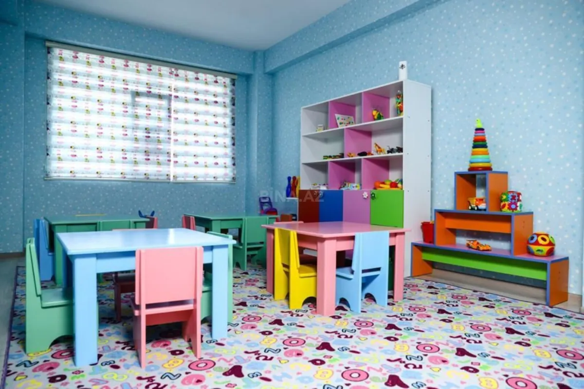 Satılır obyekt 425 m²