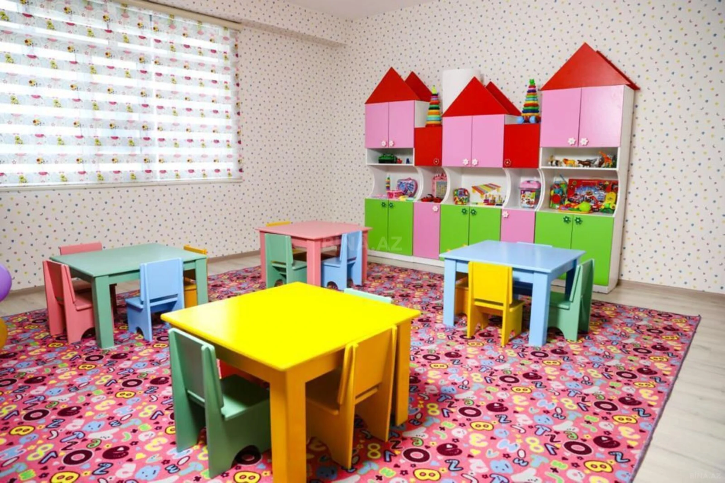 Satılır obyekt 425 m²