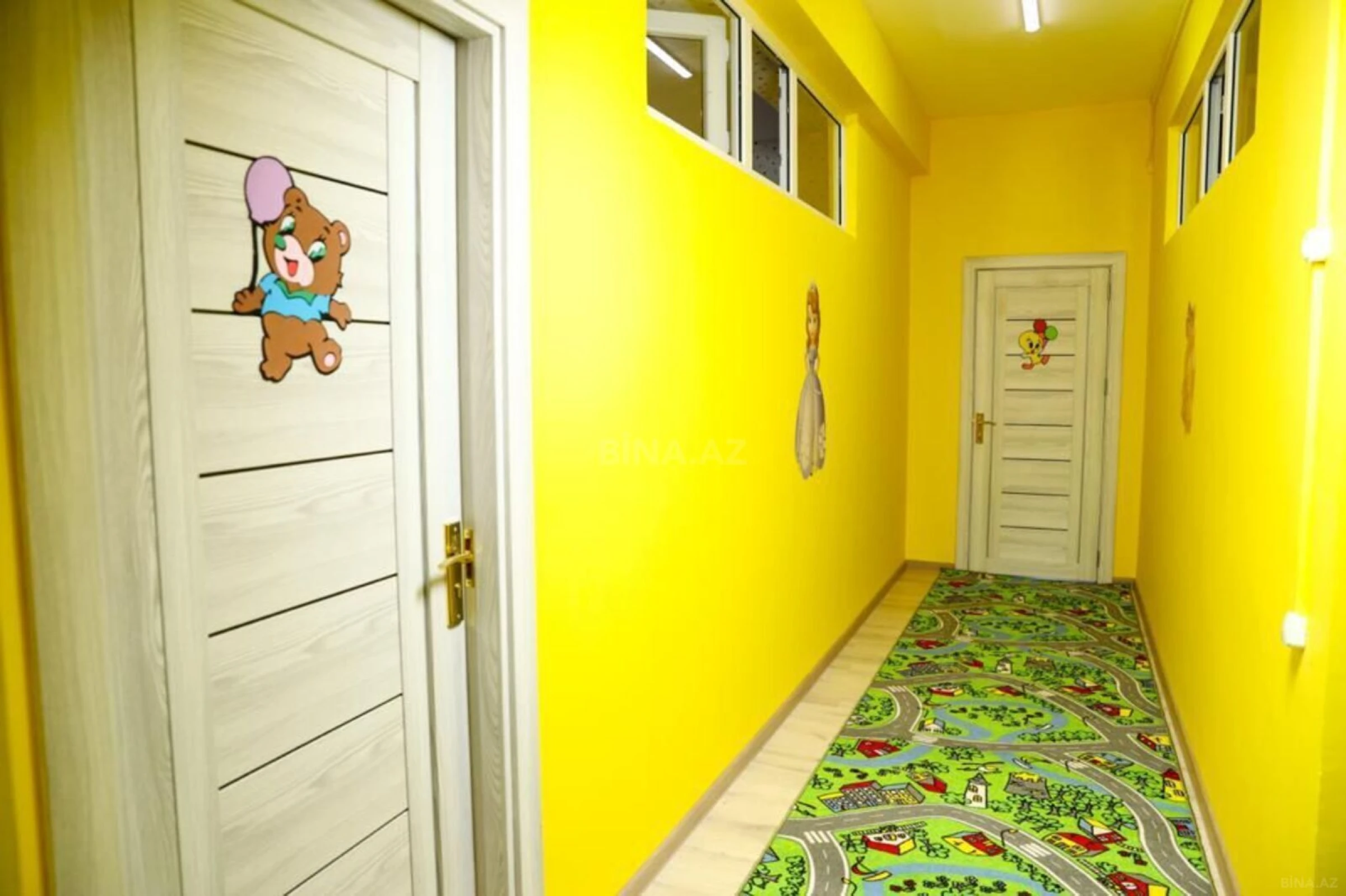 Satılır obyekt 425 m²