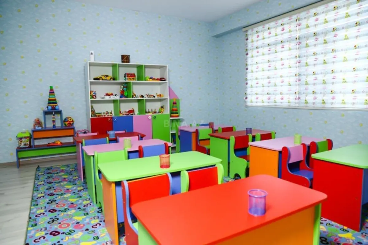 Satılır obyekt 425 m²