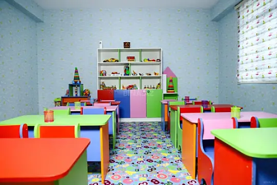 Satılır obyekt 425 m²