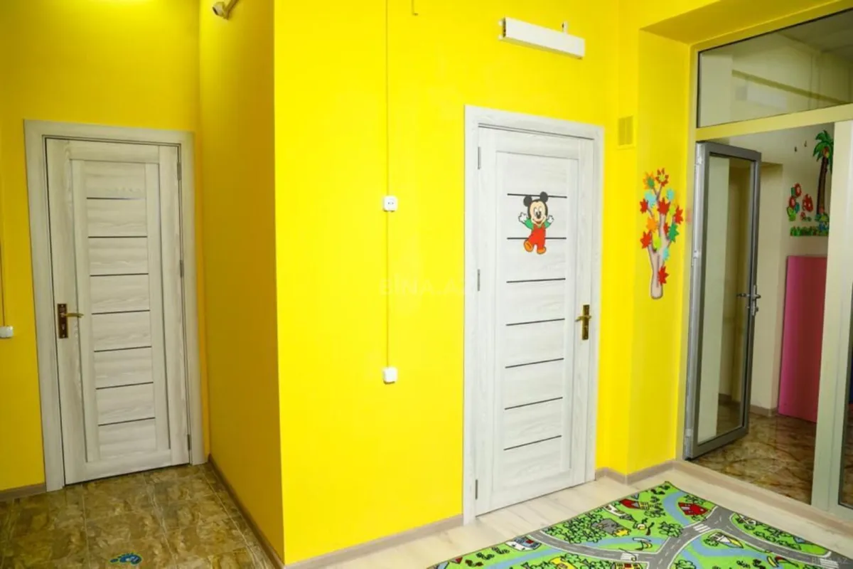 Satılır obyekt 425 m²