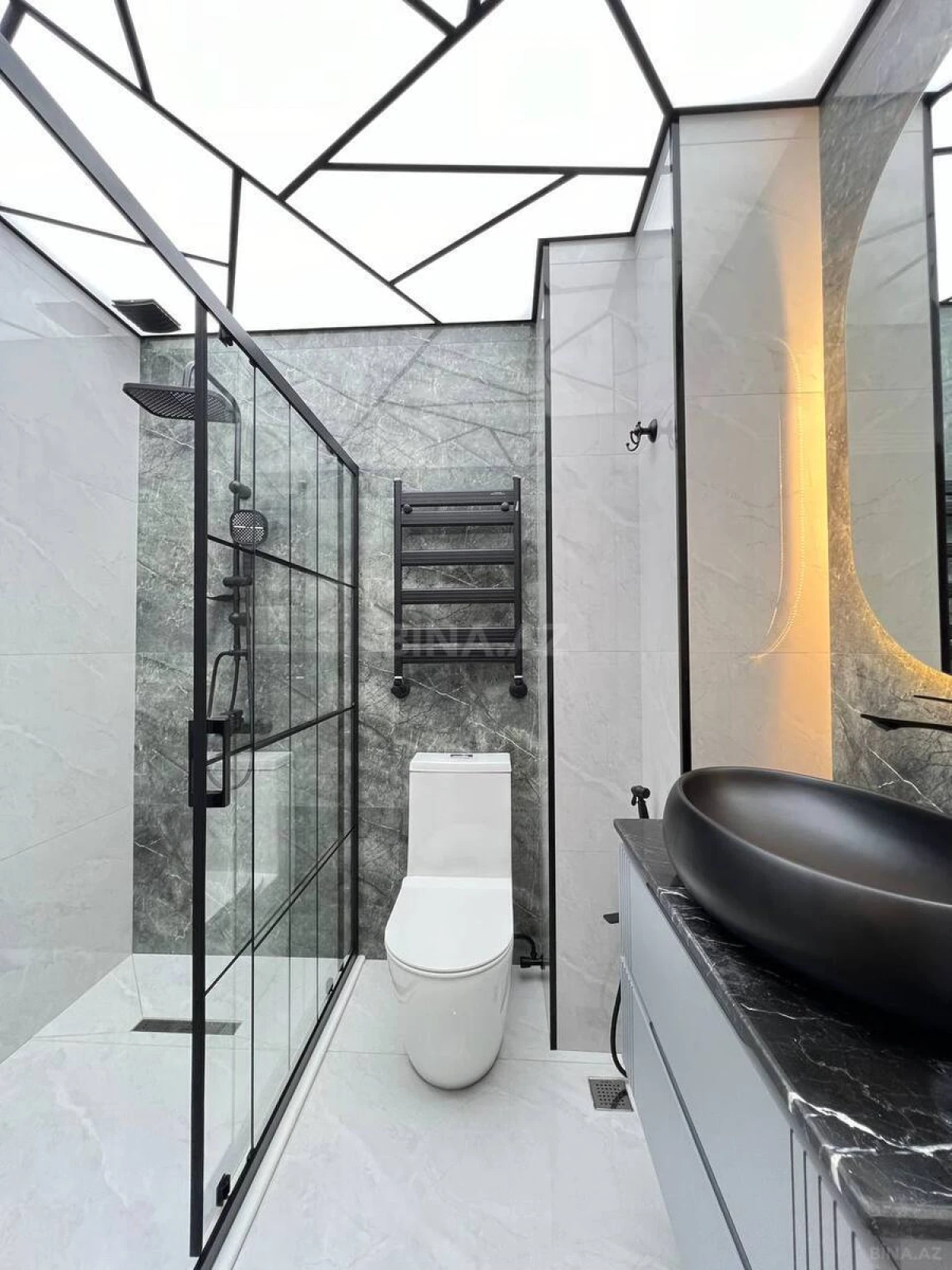 Satılır 4 otaqlı mənzil 150 m²