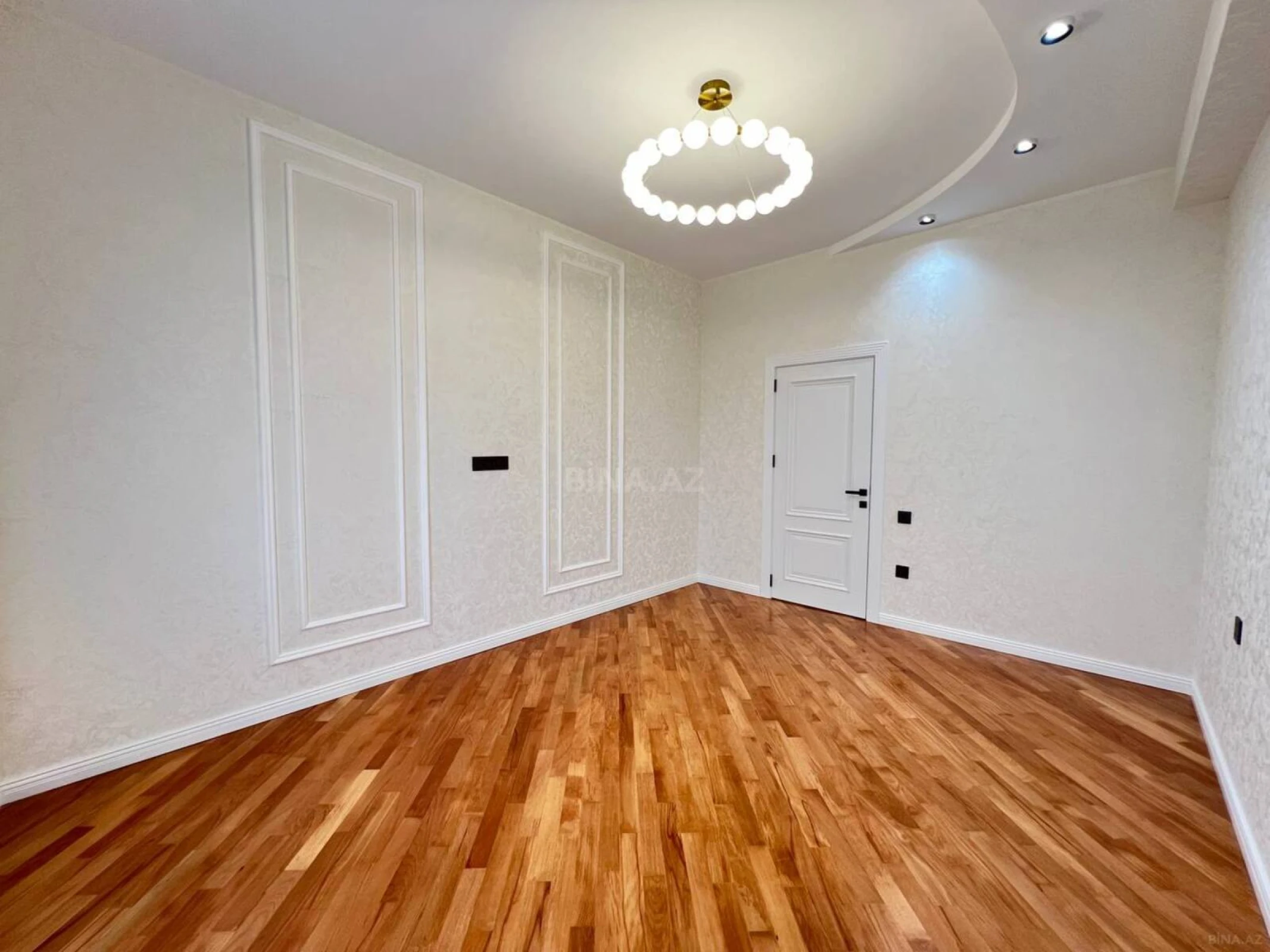 Satılır 4 otaqlı mənzil 150 m²