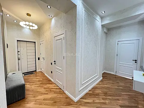 Satılır 4 otaqlı mənzil 150 m²