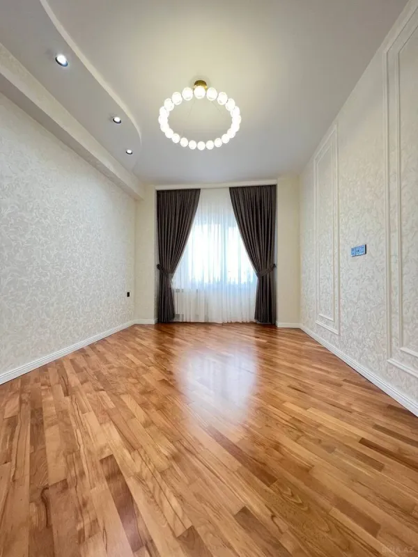 Satılır 4 otaqlı mənzil 150 m²