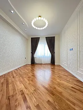 Satılır 4 otaqlı mənzil 150 m²
