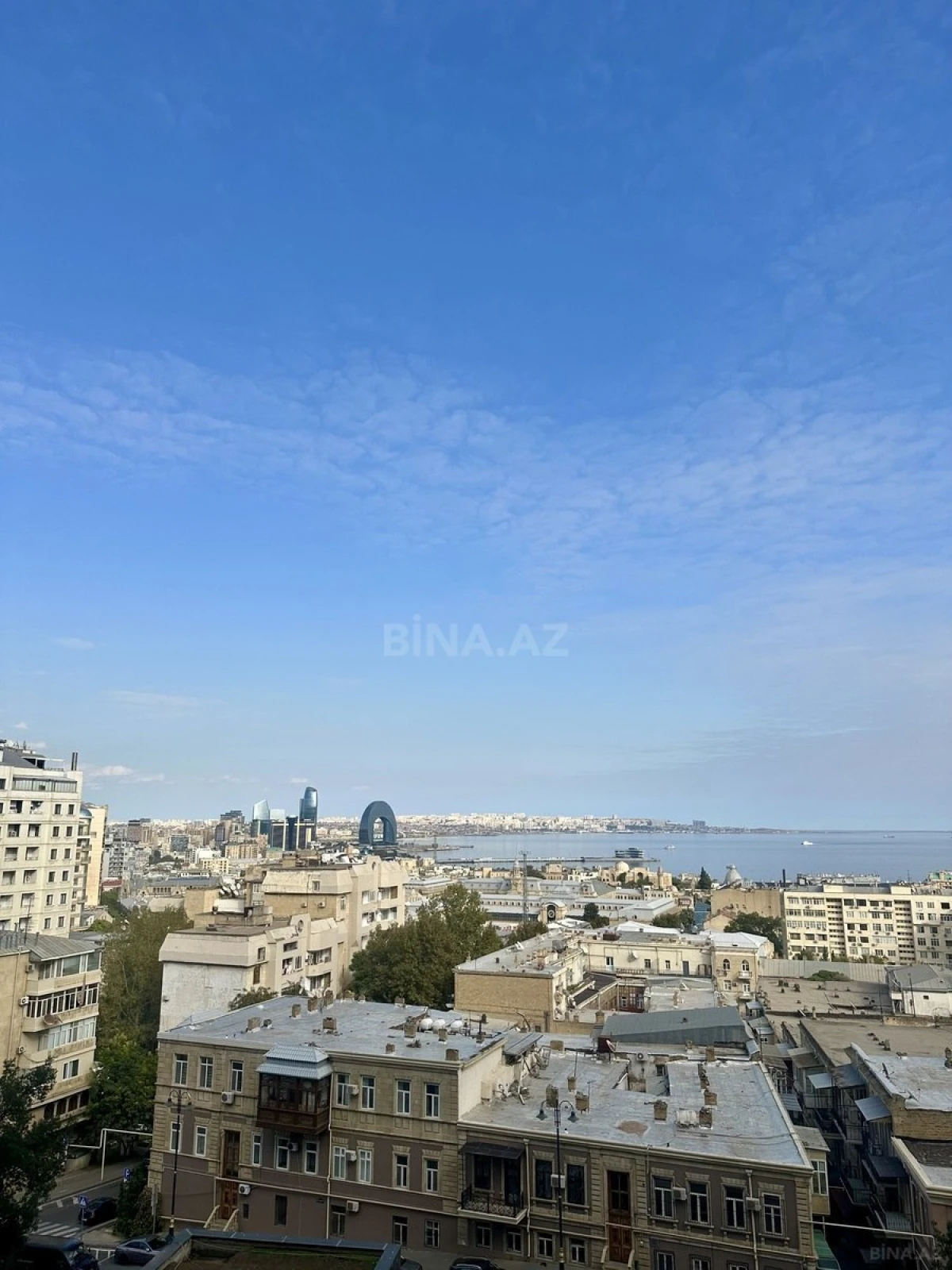 Satılır 3 otaqlı mənzil 143 m²